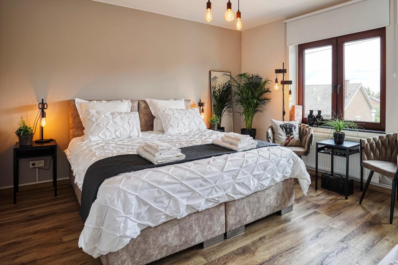 Bnb Pastel -B&B Breakfast Included- Dilsen-Stokkem Exteriör bild